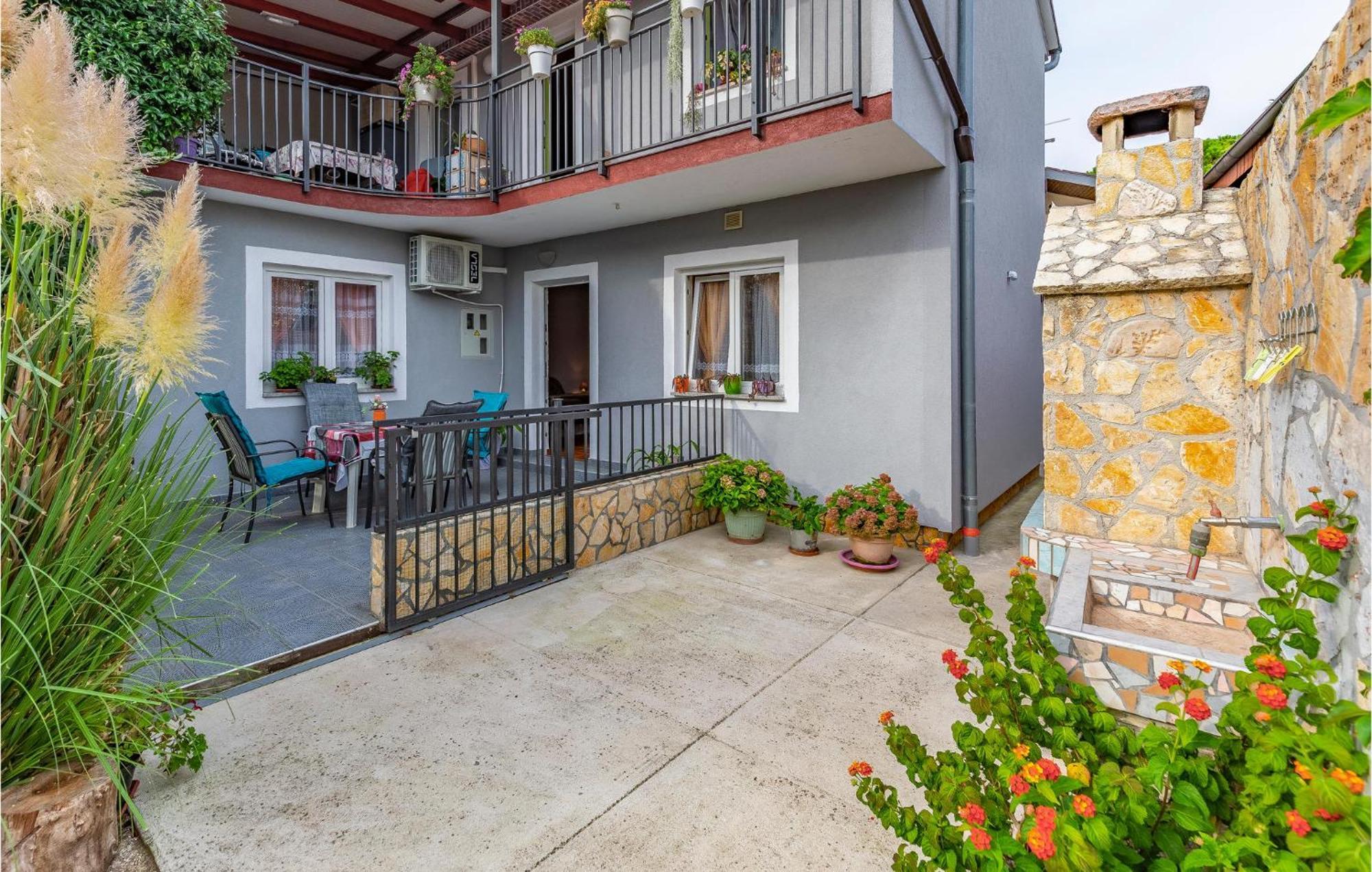 Lovely Apartment In Premantura With Wifi Exterior foto